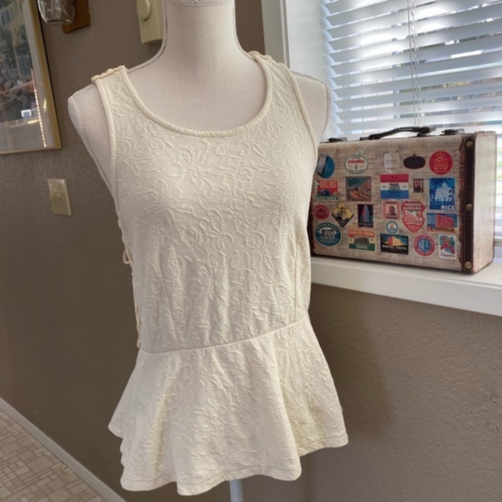 Free People boho textured peplum tank with macrame detailing on back, Sz. M
